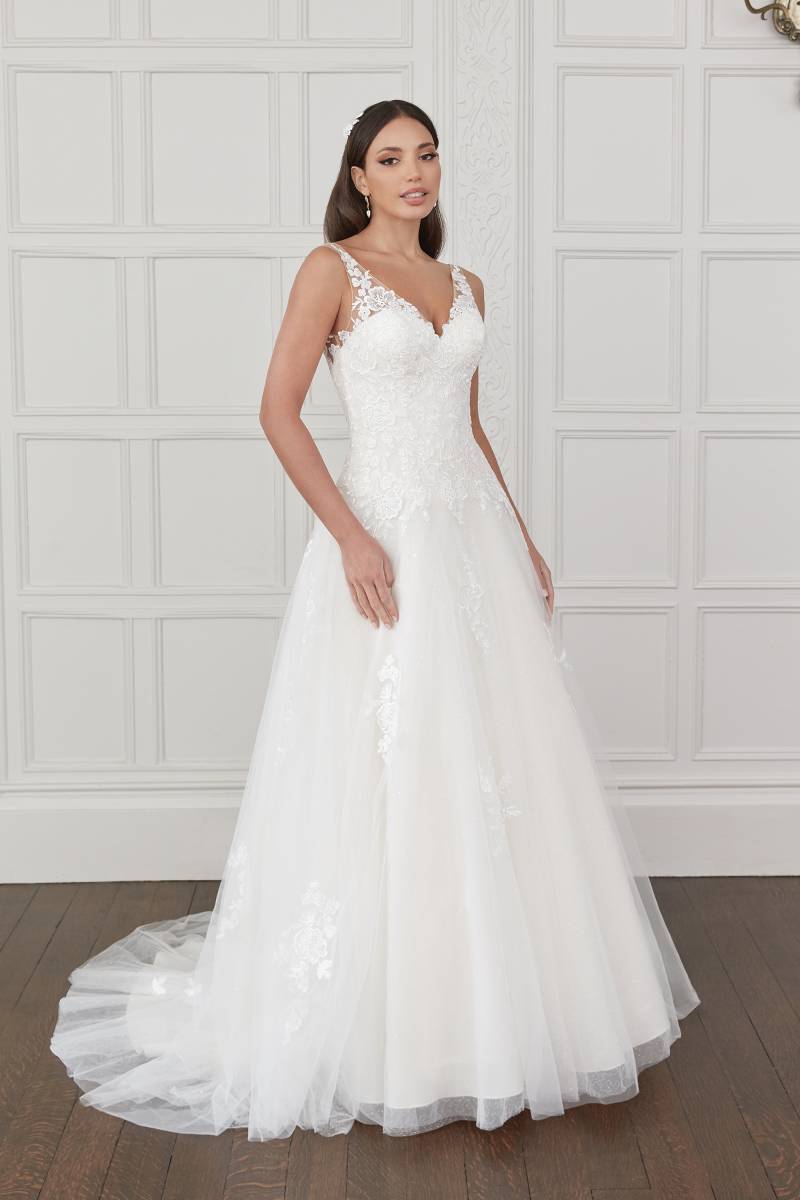 Mariage à Marseille proche Aix en Provence en robe de Mariée 44369 Sincerity en Ventes Privées à prix bas !