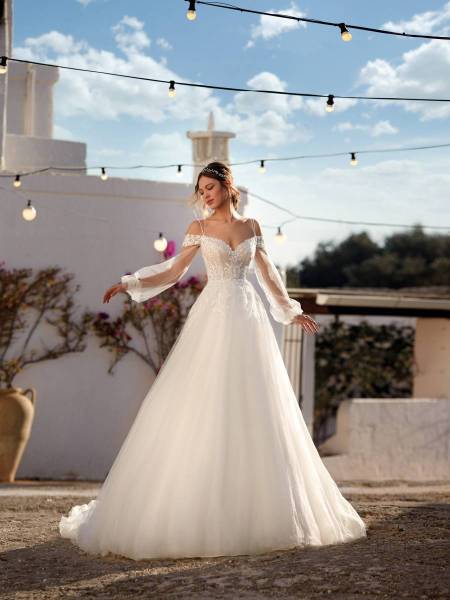 Essayer sa robe de mariée princesse en Ventes Privées près de Sisteron à l’Espace Friedland Marseille