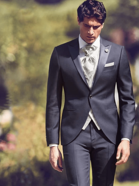 Un Costume de marié 4Pièces  LUIGI BIANCHI À GAGNER !