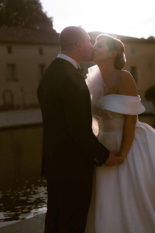 Vous cherchez des ventes privées de robes de mariée près de Marignane ? Découvrez l'Espace Friedland à Marseille !