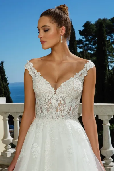 *Robe de mariée  créateur Justin Alexander ref 88117 coloris ivoire/nude en ventes privées