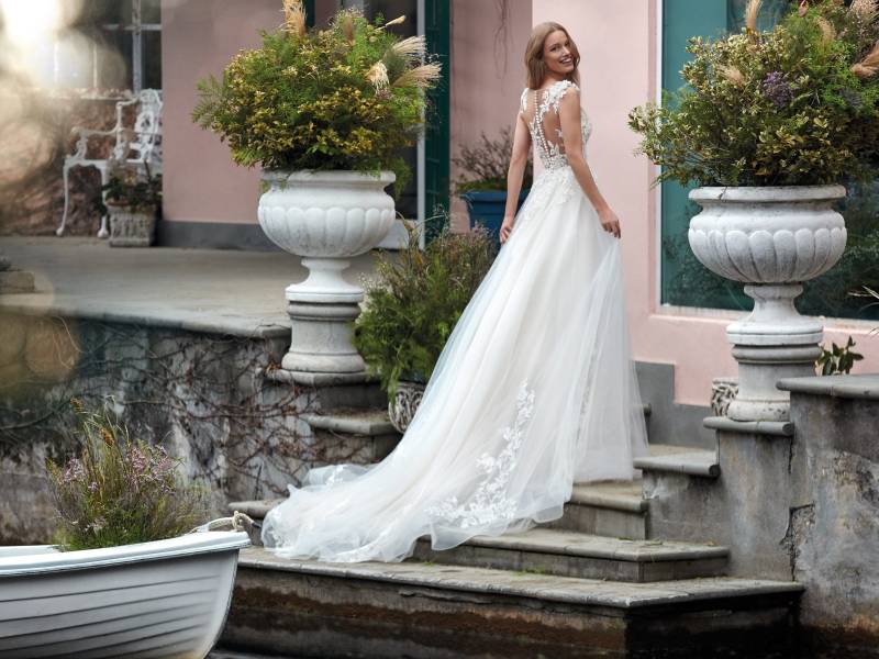 Découvrez Nos Robes de Mariée  Trapèze Abordables à Marseille en Ventes Privées