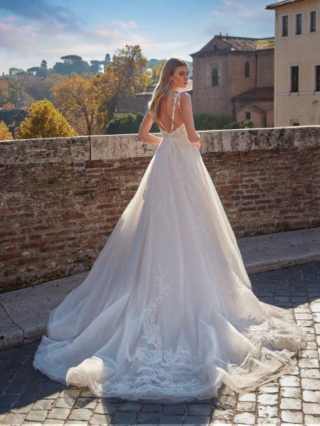 Découvrir la robe de mariée Nola de Nicole Milano une des meilleures vente de cette saison en ventes privées