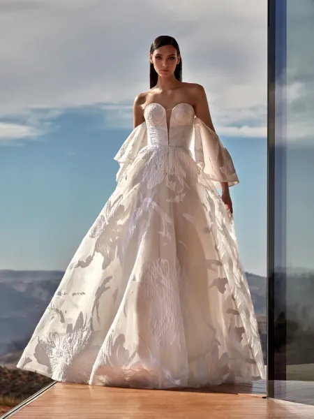 mariage à Alger pour une robe de mariée choisie à Marseille