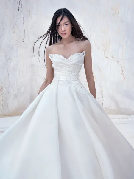 Robes  Pronovias 2025 à  -10% chez Soniab Marseille  !